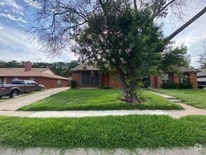 Building Photo - 1037 Stableway Ln