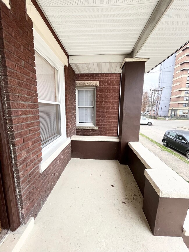 Building Photo - 411 Glenwood Ave