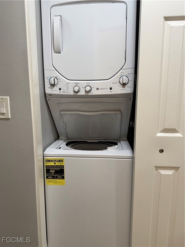 Building Photo - 6331 Royal Woods Dr