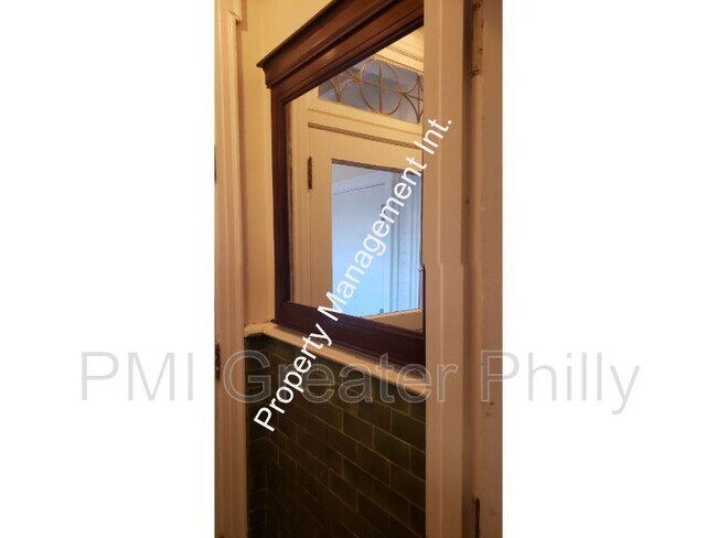 Building Photo - 1318 Arrott St