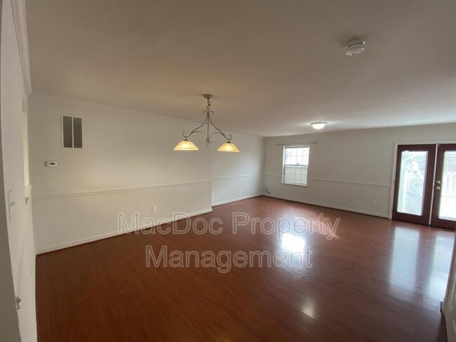 Foto del edificio - 17970 Milroy Dr