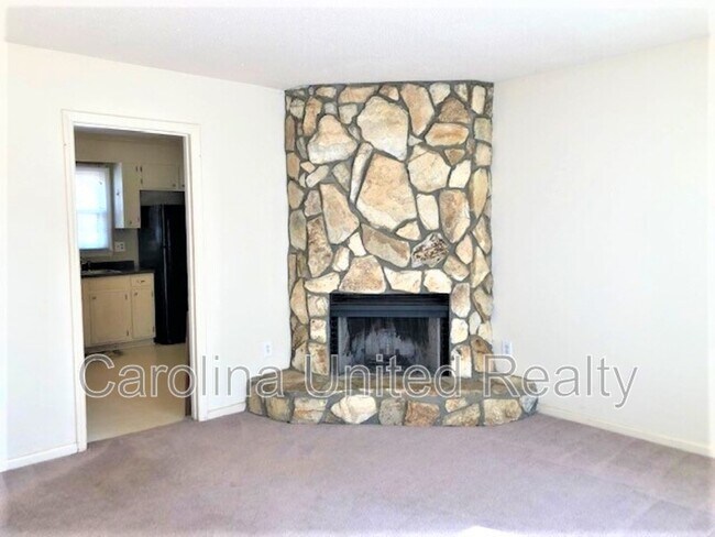 Foto del edificio - 7818 Surreywood Pl