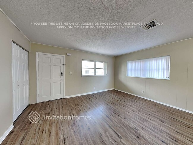 Foto del edificio - 4972 SW 4th St