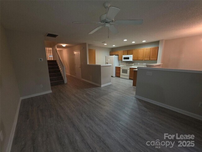 Foto del edificio - 9933 Birch Knoll Ct