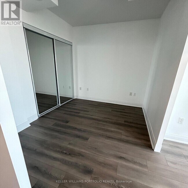 Building Photo - 251 Jarvis St