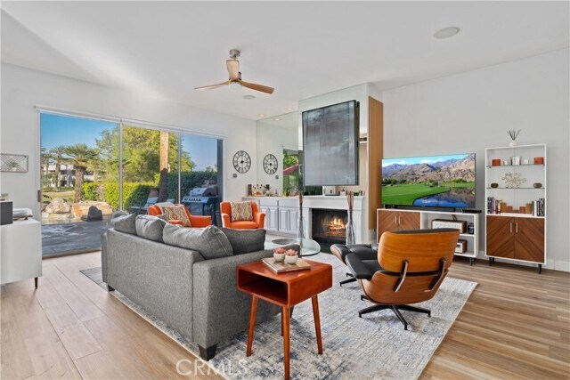 Foto del edificio - 46 Pebble Beach Dr