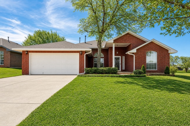 Building Photo - 1705 Concord Dr