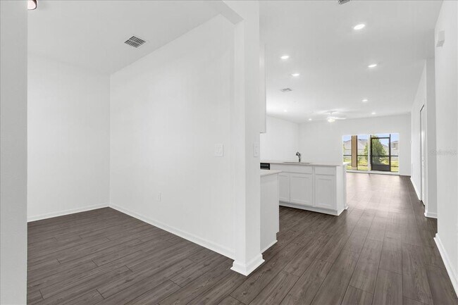 Foto del edificio - 4721 SW 83rd Lp