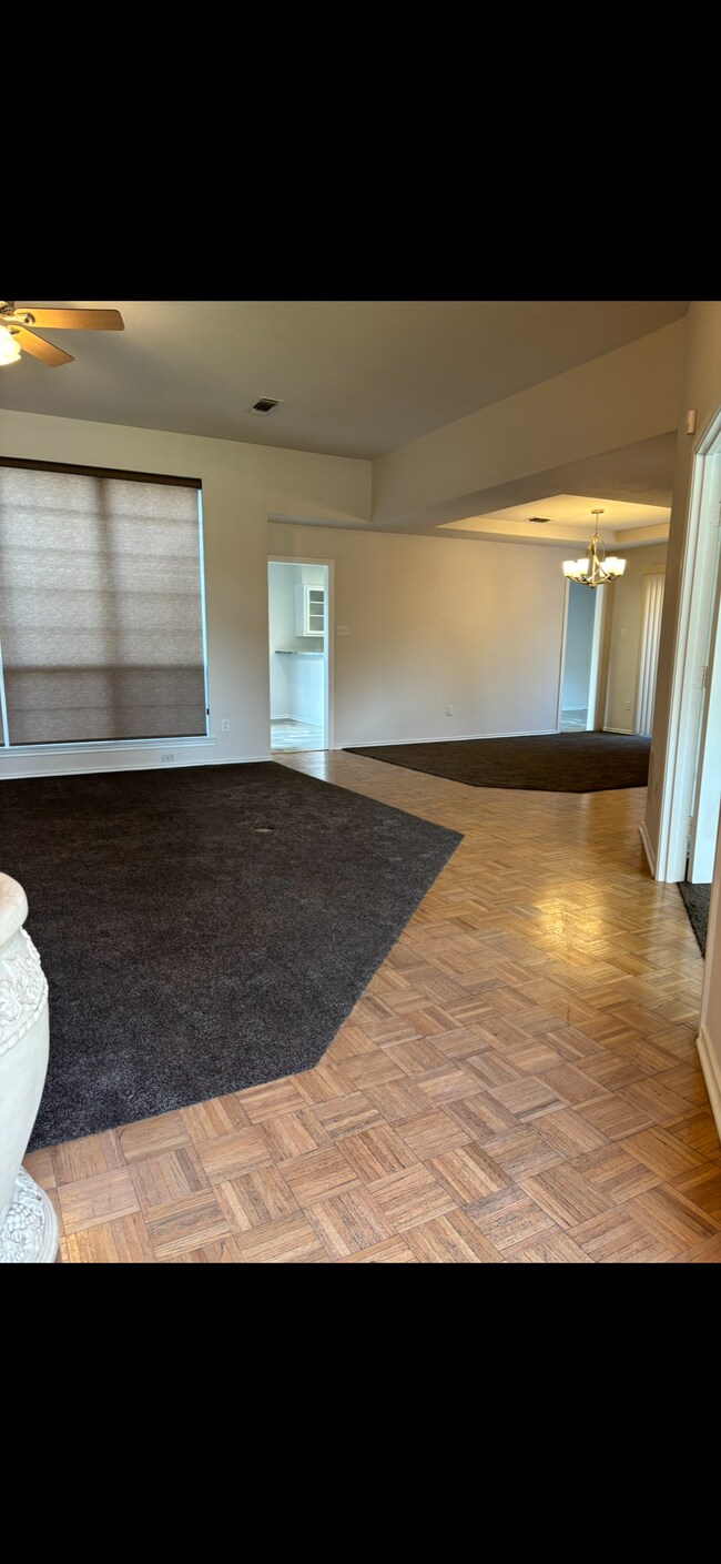 Alfombra nueva - 1009 McCoy Dr