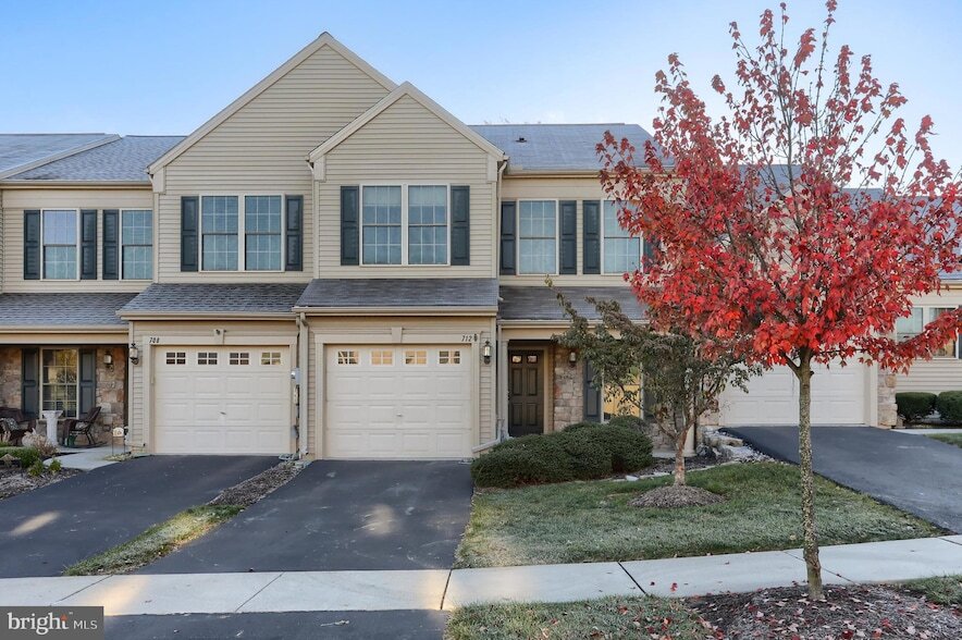 Foto principal - 712 Creekside Dr