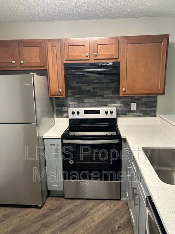 Foto del edificio - 2560 Woodgate Blvd