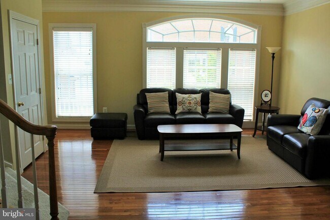 Foto del edificio - 9404 Carriage Hill St