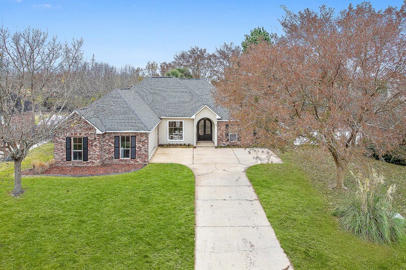 16065 Lakeside Ct, Prairieville, LA 70769 House Rental in