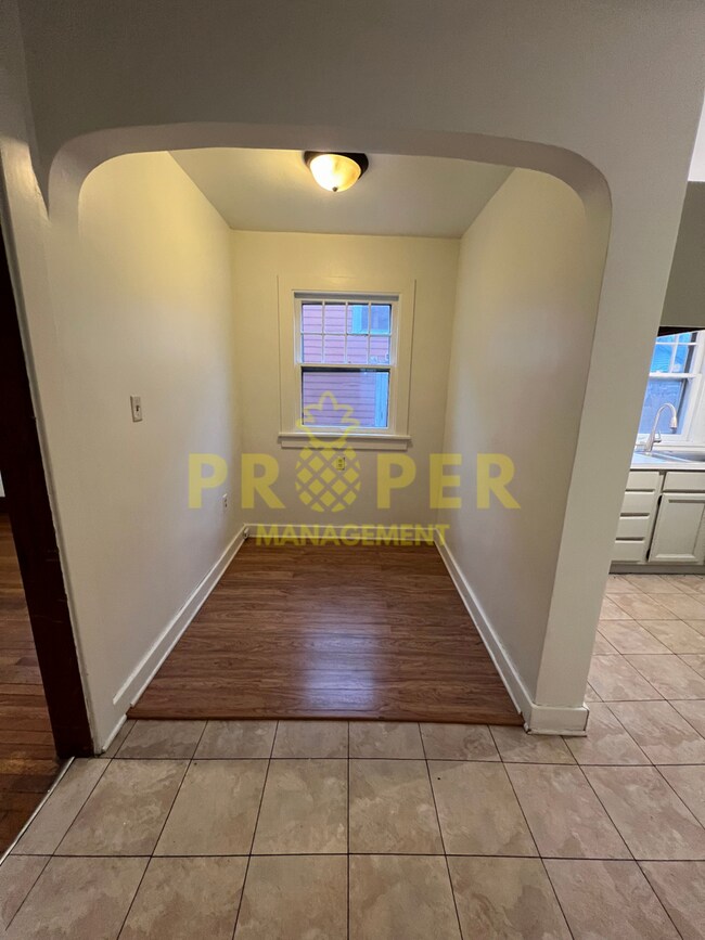 Building Photo - 3 bedrooms 1 bathrooms house for rent