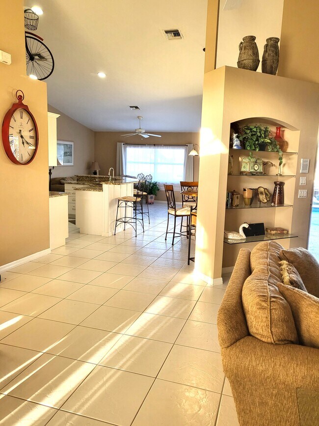 Building Photo - 355 Marquesas Ct