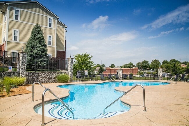 Photos - Pool and Sundeck 2 - Devonshire Apartments