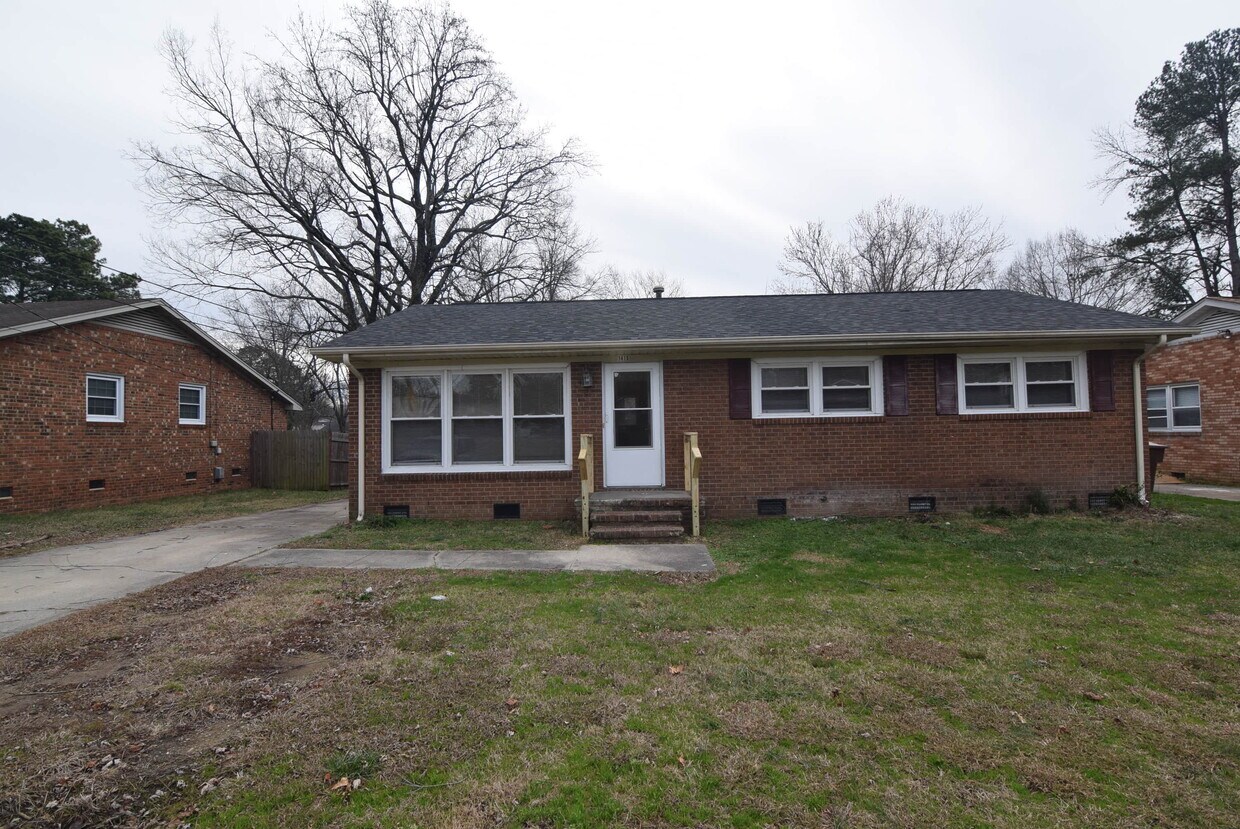 Primary Photo - 1415 W Meadowview Rd