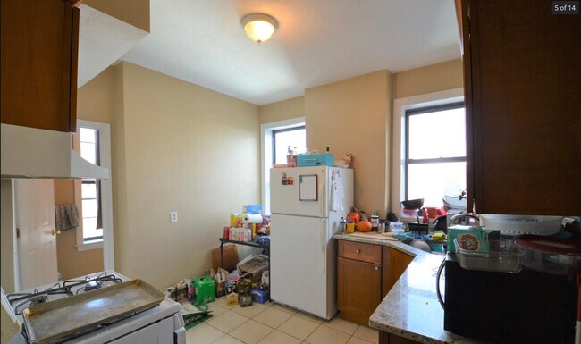 Building Photo - 17-19 Highgate St. Unit 8