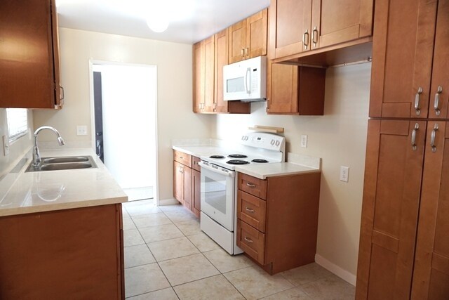 Building Photo - Beautiful Home in West San Jose, Remodeled...
