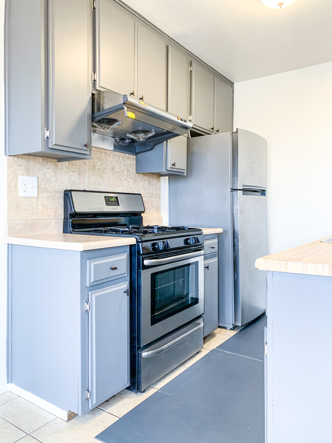 Building Photo - 450 Coronado Ter