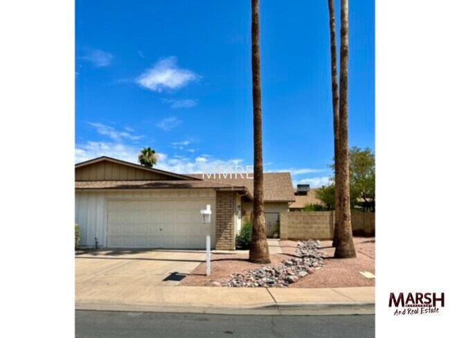 Foto del edificio - 2 bedroom plus den in beautiful Dobson Ranch!