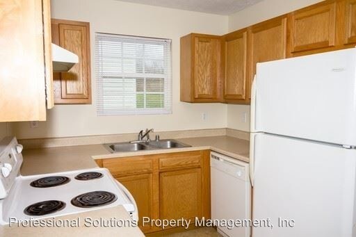 Primary Photo - 1429-1429 Westwood Dr