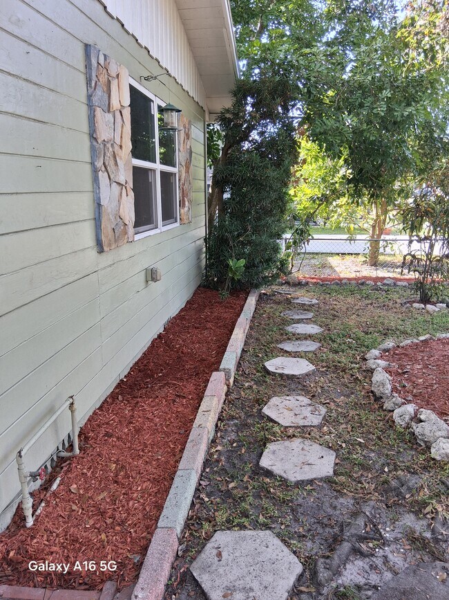 Building Photo - 4124 55th Ave N