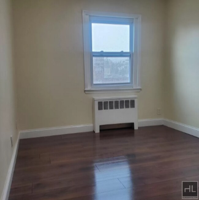 Building Photo - Middletown Rd, Bronx, NY 10461