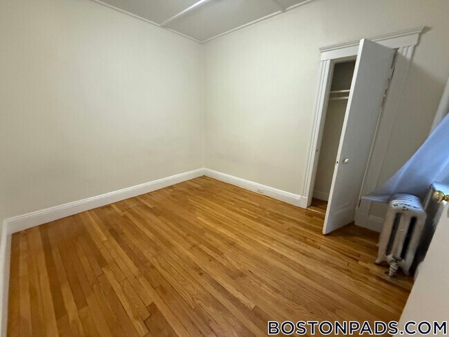 Building Photo - 1185 Boylston St