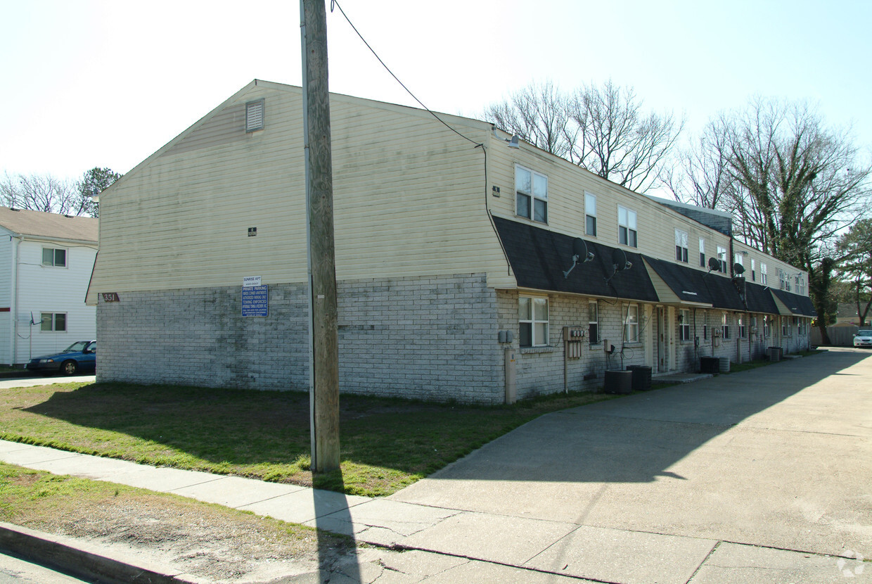 Building Photo - Sunrise Apartments