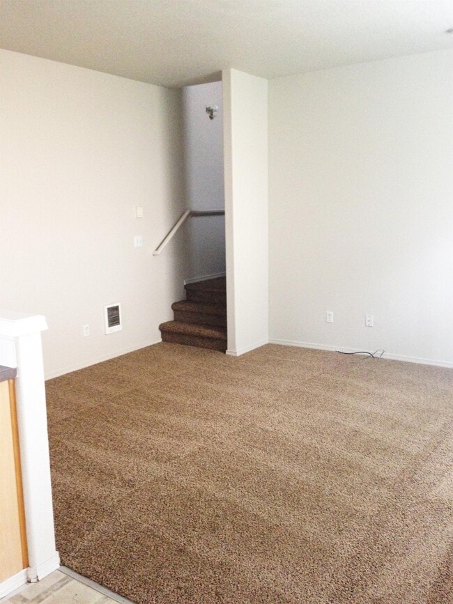 Building Photo - 35083 Roberts Ln