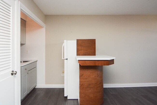 Building Photo - 2012 N Orleans St