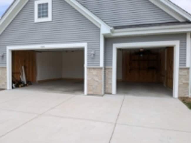 Building Photo - Executive Rental: Spacious 4-Bedroom Home in Oconomowoc!