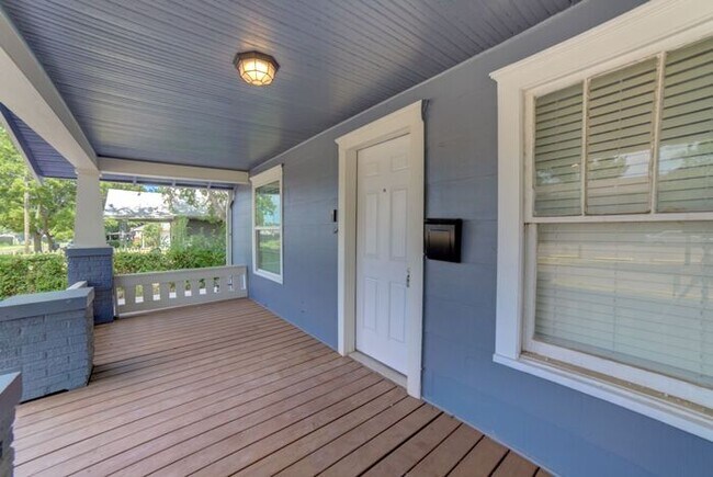 Foto del edificio - Charming Craftsman 3/1 Home Next To TU!