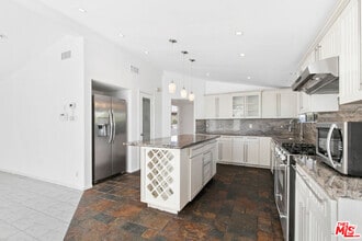 Building Photo - 20500 Archwood St