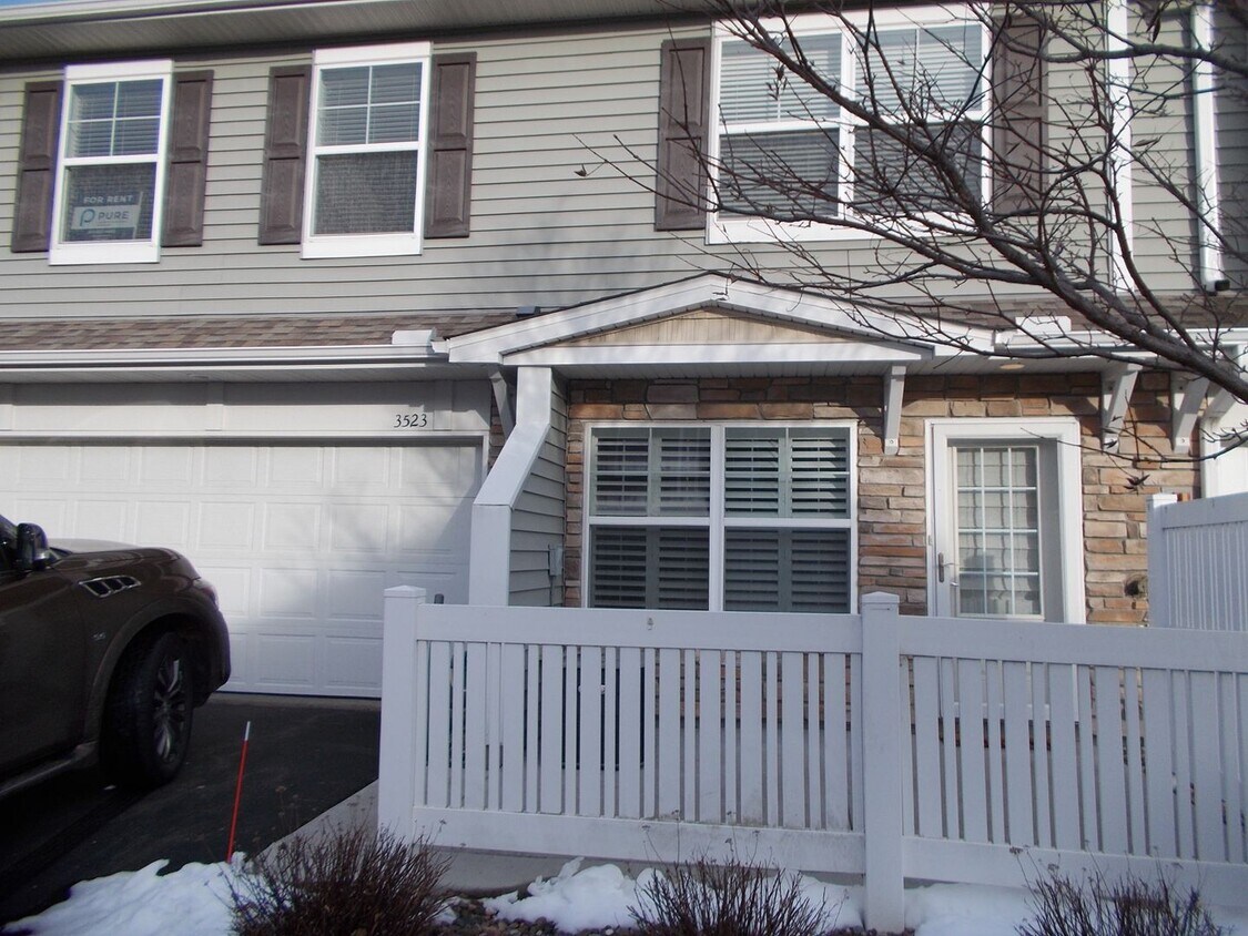 3523 Maureen Lane, Stillwater, MN 55082 Townhome Rentals in
