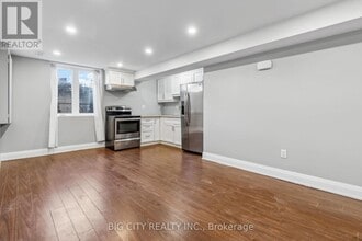 Building Photo - 465a Cosburn Ave.