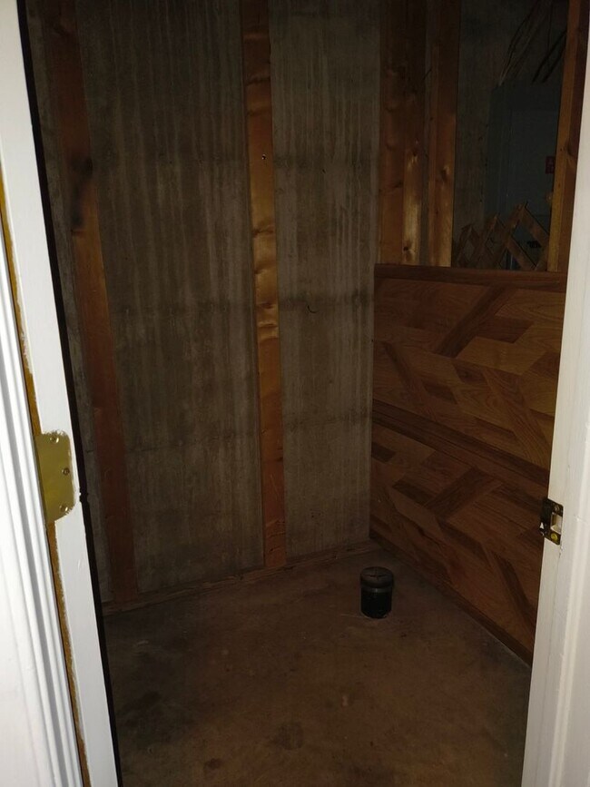 Building Photo - 1224 E Selma St