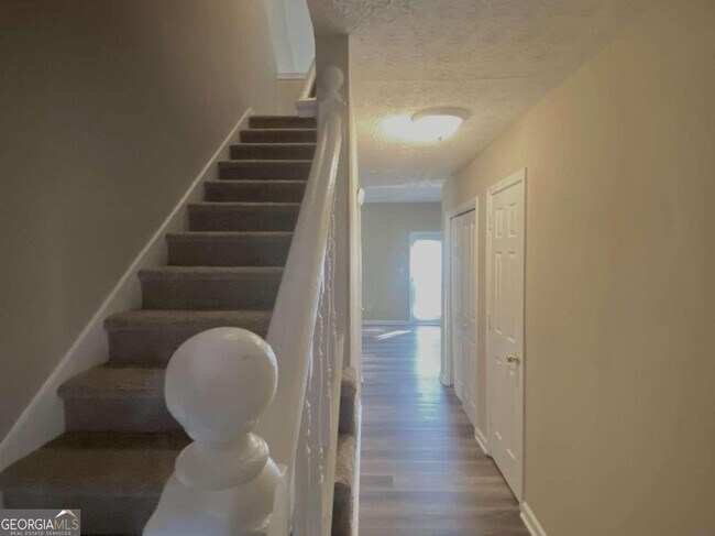 Building Photo - 4455 Golf Vista Cir