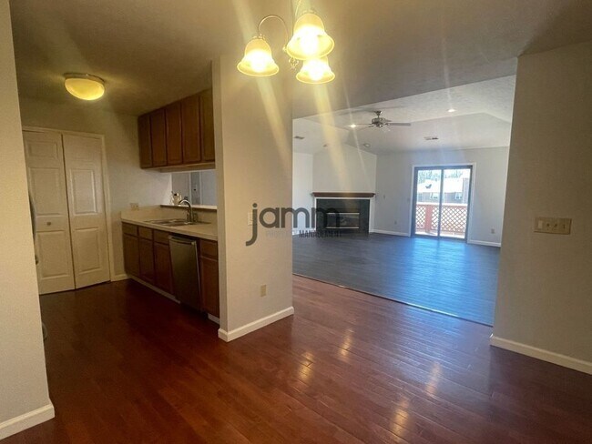 Foto del edificio - 8671 Scenic View Dr-#206