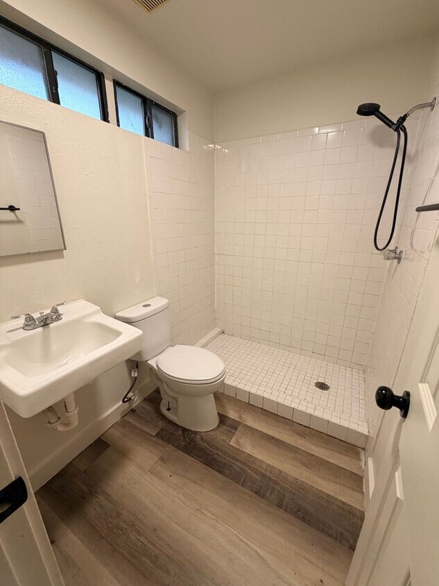 Foto del edificio - 1121 Essex St