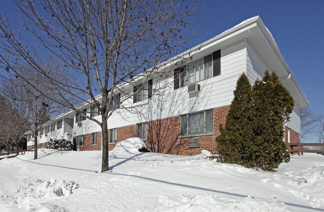 Courtyard Apartments - Mano Realty