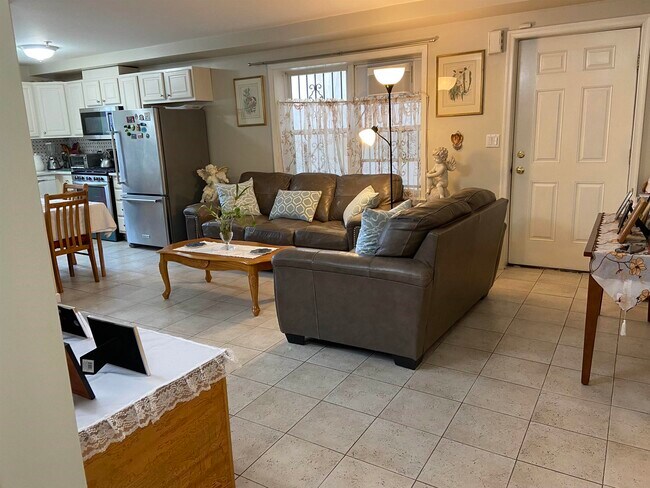 Foto del edificio - 6724 Madison St