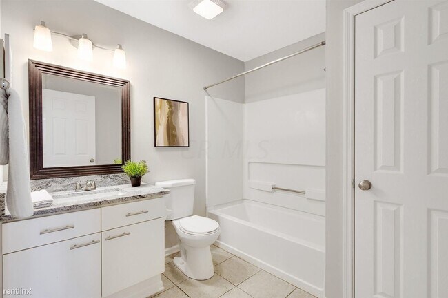Building Photo - 1 br, 1.5 bath Condo - 3 W Lincoln St