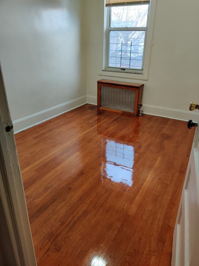 Building Photo - 1335 Thieriot Ave