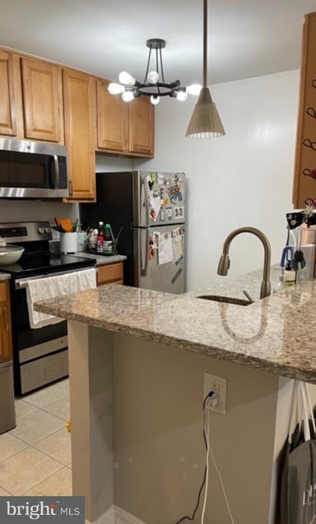 10300 Appalachian Cir Unit 7303, Oakton, VA 22124 Room for Rent in Oakton, VA