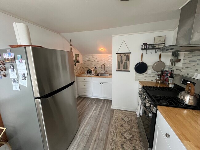 Foto del edificio - 2116 Peach Ave NW