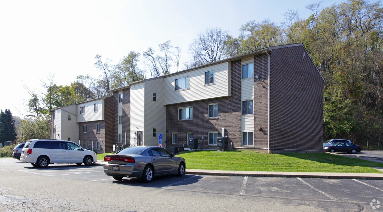 Foto del edificio - Leechburg Garden Apartments