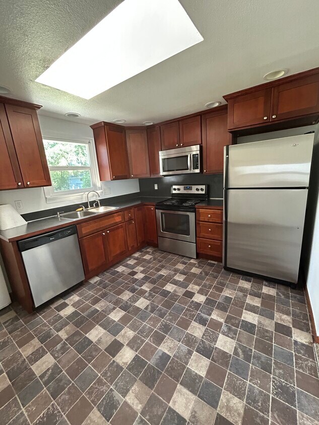 Foto del edificio - 9836 Whitman Ave SW