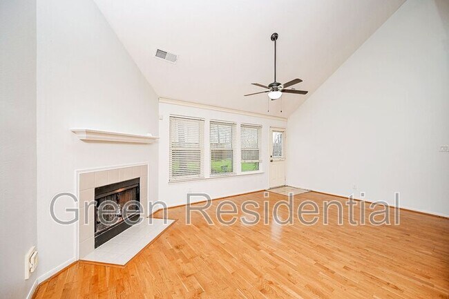Foto del edificio - 14310 Cypress Meadow Dr
